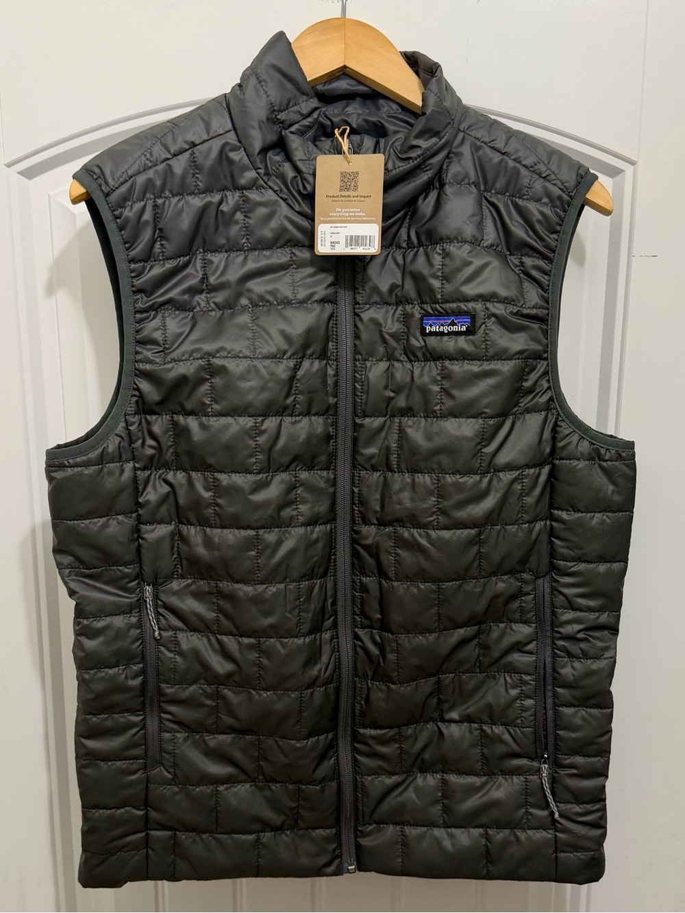 Patagonia Men's Nano Puff Vest, Forge Grey Size Medium NWT LOGO 84243 $189 MSRP - Picture 1 of 6